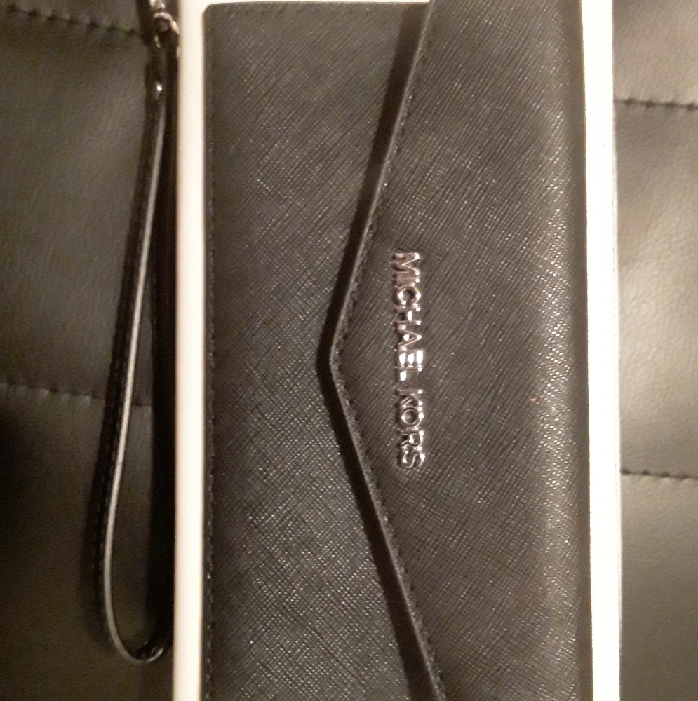 womans Michael Kors wallet